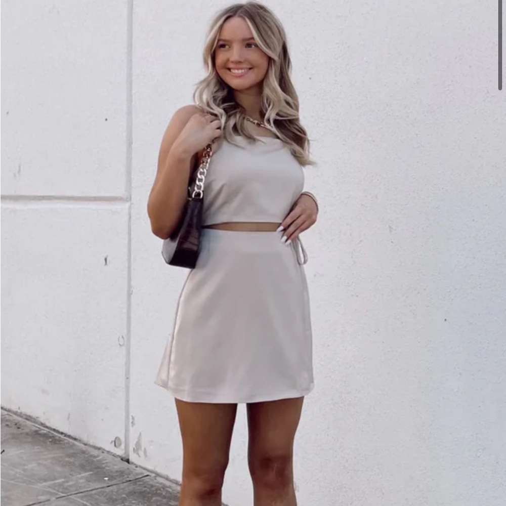 Boutique Chloe Rose Easton Satin Set